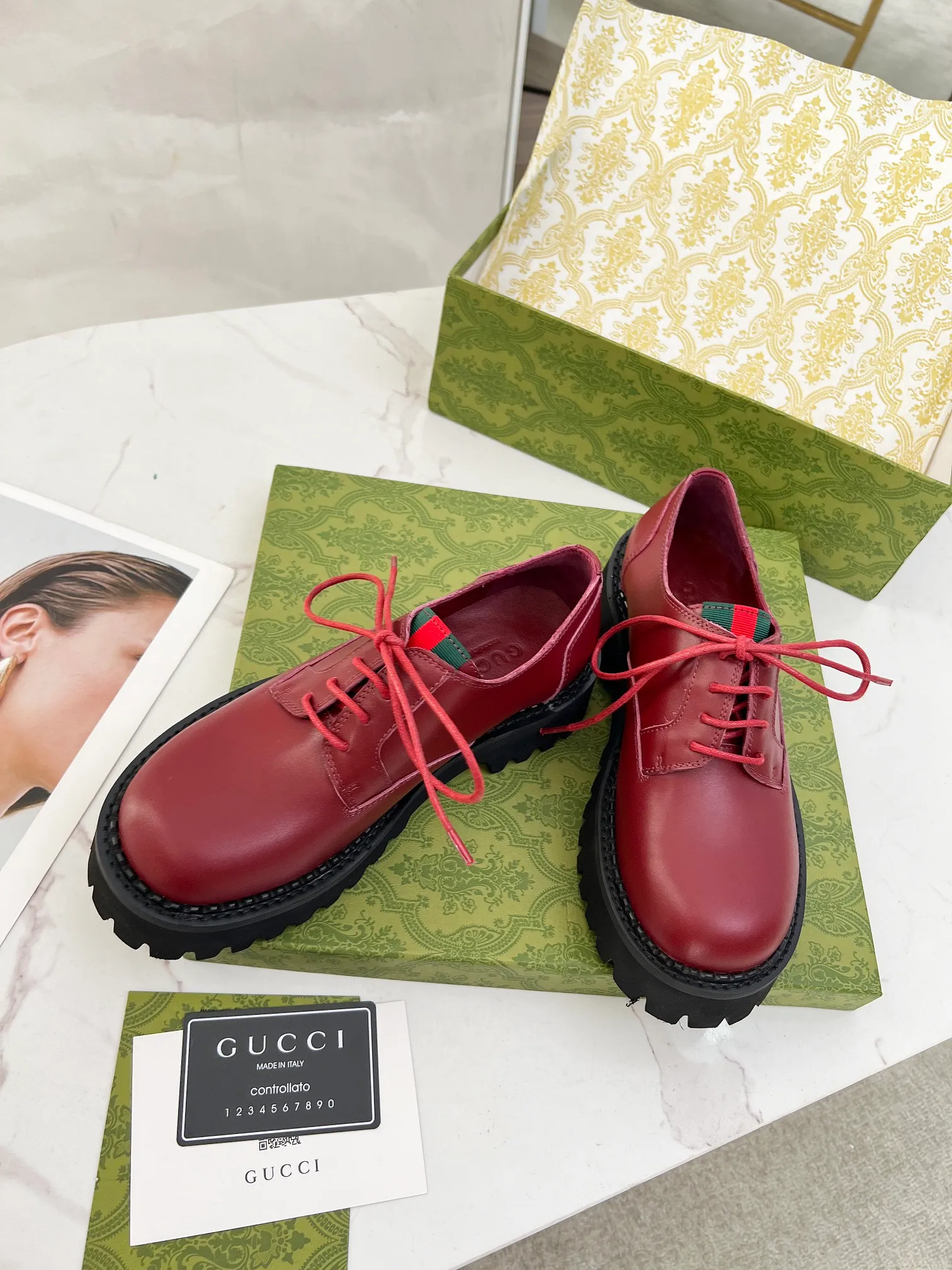 👟👟Ex-factory price 500👟👟 New arrival! 2024 latest version of GUCCI versatile strappy loafers, heel height: 5cm, fabric: first layer cowhide/open edge beads, lining/foot pads: sheepskin lining.  The outsole is made of foam outsole. Color: black/ancora red. Size: 35-41